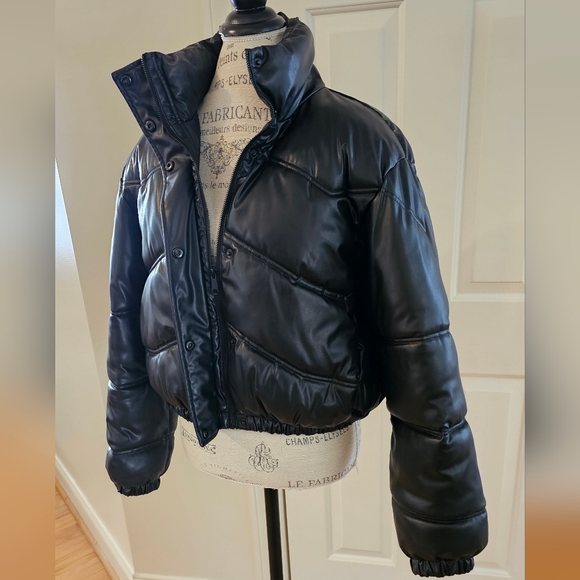 Zara SOFT Faux Leather Puffer Jacket S/M-EUC-BLOGGER's FAV - Picture 9 of 14